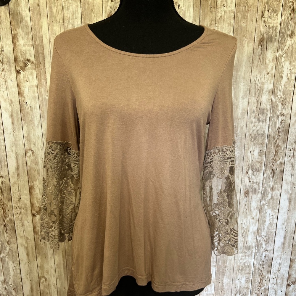 Doe &‎ Rae Tan Embellished 3/4 Sleeve Blouse